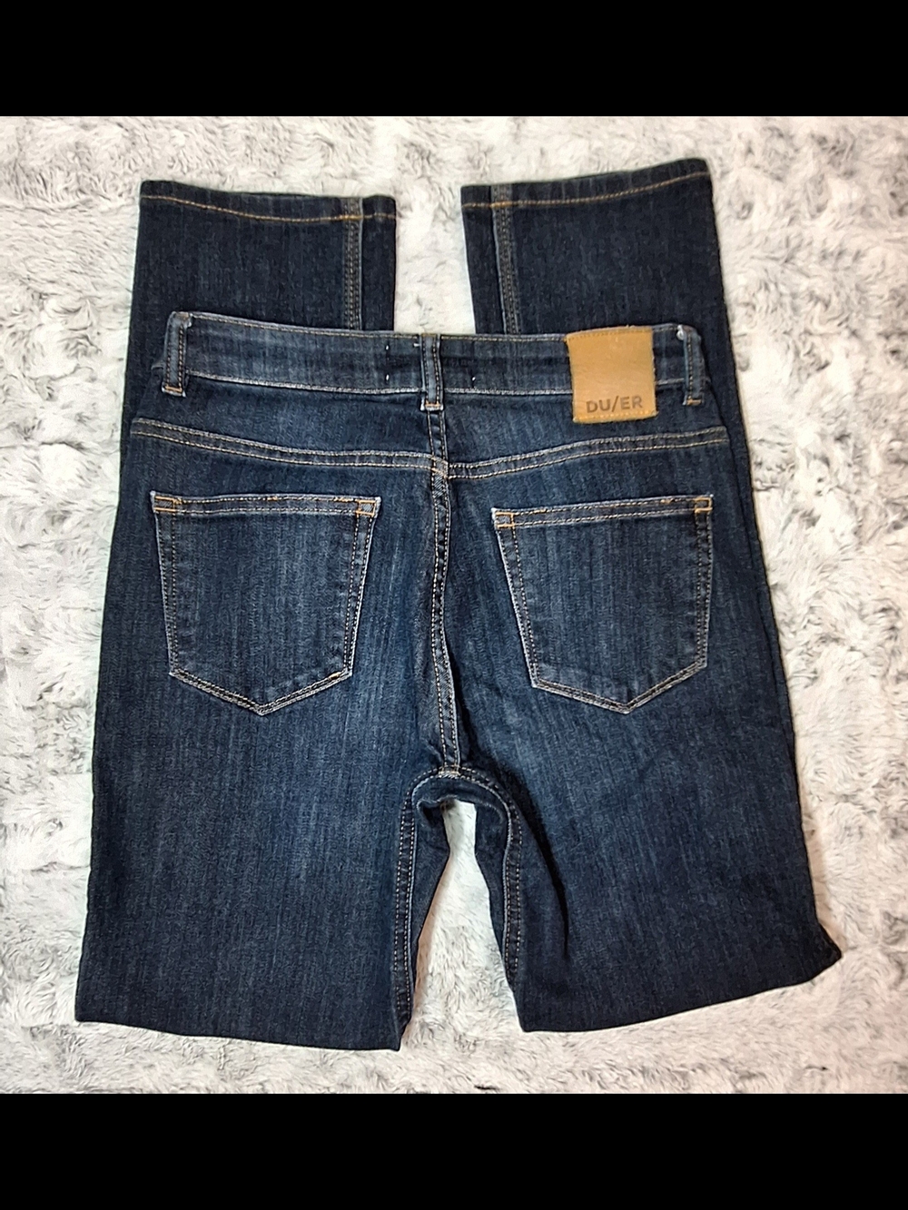 DU/ER Performance Denim Jeans Dark Wash Blue Size 24x32 - Picture 2 of 9